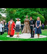 With Penelope Knatchbull, Countess Mountbatten of Burma and the Lord Lieutenant of Hampshire, Nigel Atkinson, and the Mayor, at the unveiling of my statue of HM Queen Elizabeth II.