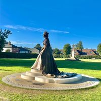 HM Queen Elizabeth II bronze at Romsey Abbey